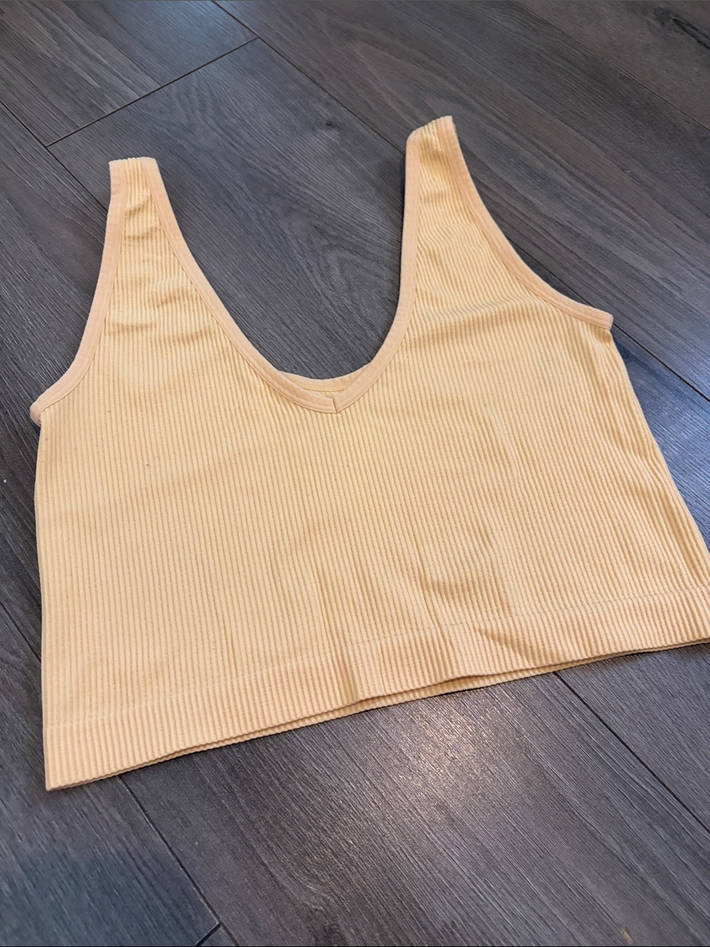 Colsie Ribbed V-Neck Crop Top - Light Peach